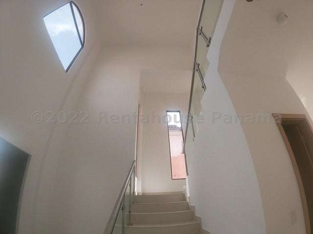 Se vende casa duplex en Clayton Forest, Clayton GCEA22-9353