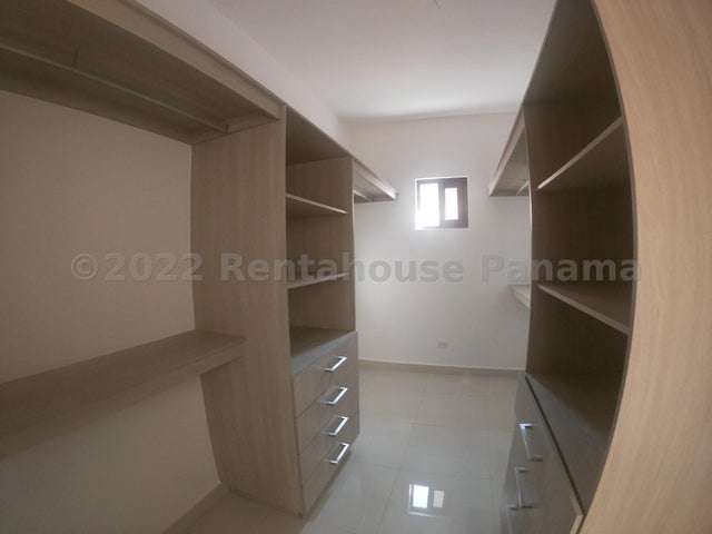 Se vende casa duplex en Clayton Forest, Clayton GCEA22-9353