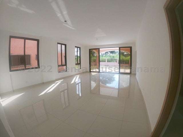 Se vende casa duplex en Clayton Forest, Clayton GCEA22-9353