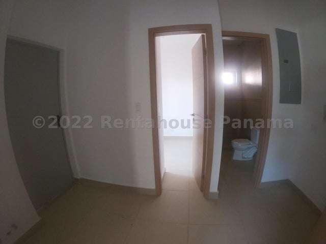 Se vende casa duplex en Clayton Forest, Clayton GCEA22-9353