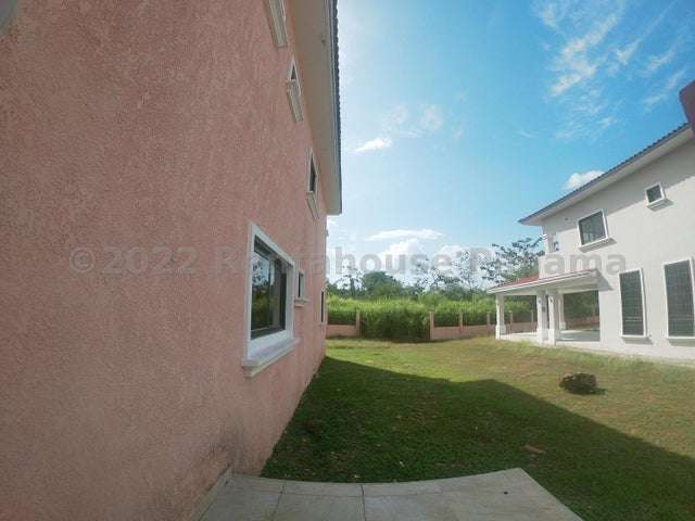 Se vende casa duplex en Clayton Forest, Clayton GCEA22-9353