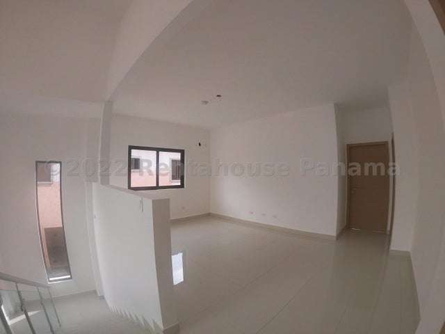 Se vende casa duplex en Clayton Forest, Clayton GCEA22-9353