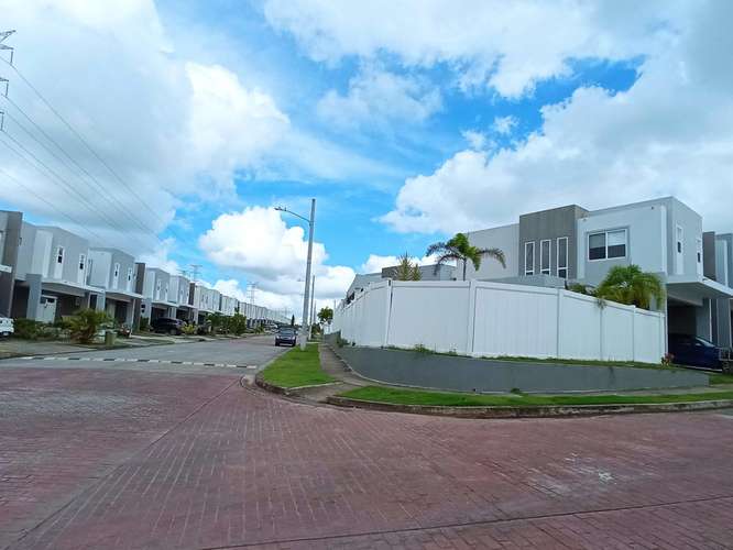 VENDO Casa Duplex en Paseo del Norte. Brisas del Golf. 157m2 MAG