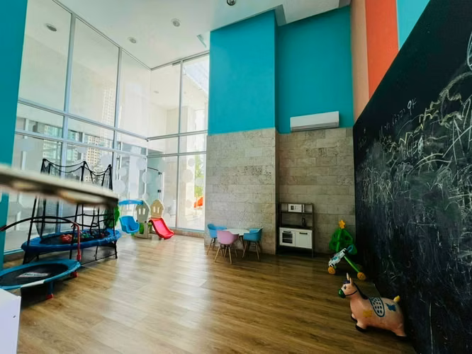 Venta PH Dupont Piso Alto Vista al Mar - Imagen 9