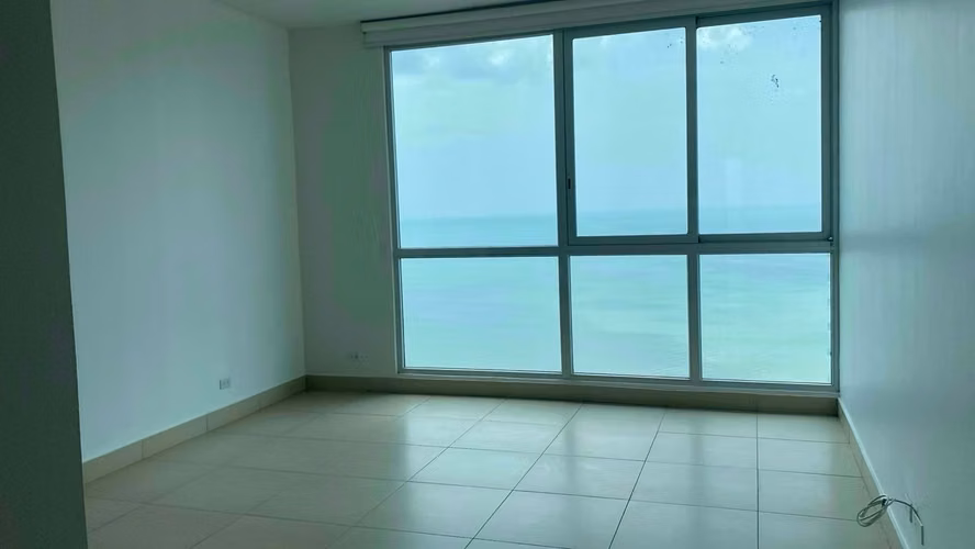 Venta PH Dupont Piso Alto Vista al Mar - Imagen 6