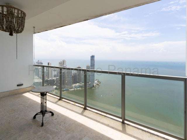 J2805GRR Venta de Apartamento en Avenida Balboa 