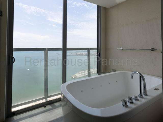 J2805GRR Venta de Apartamento en Avenida Balboa 