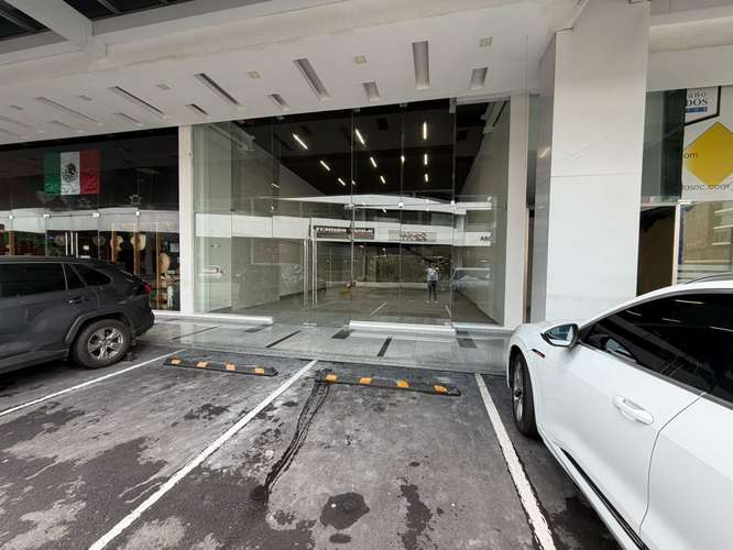 Centrico local comercial en Via Brazil  - Imagen 11