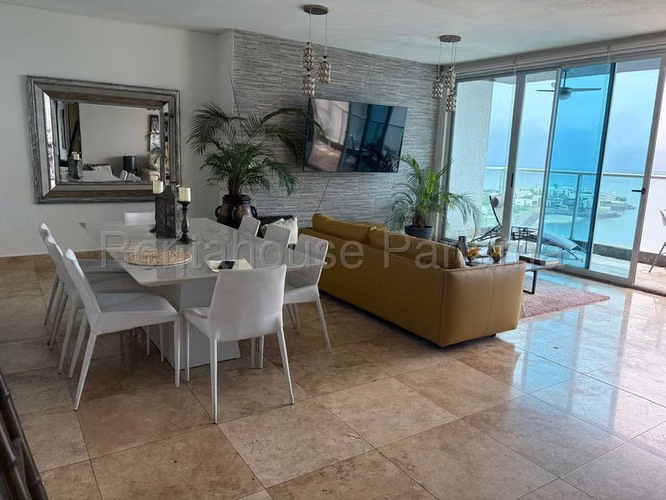 272713. Se alquila apartamento 308m, 3 recámaras, 3.5 baños, vista al mar, solo línea blanca. - Imagen 2