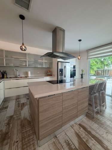 Se Alquila Exclusiva Casa Amoblada con Piscina Privada en Costa Esmeralda – Costa Sur - Imagen 6
