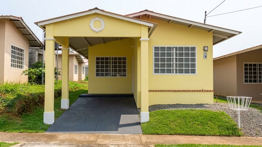 ALQUILER O VENTA DE CASA EN EL PALMAR DE ARRAIJAN CHAPALA CERCA DE BRISAS DEL GOLF. 