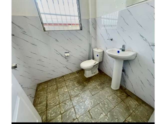 SE ALQULA CASA COMERCIAL PUEBLO NUEVO 630 Mrts (OG) - Imagen 6