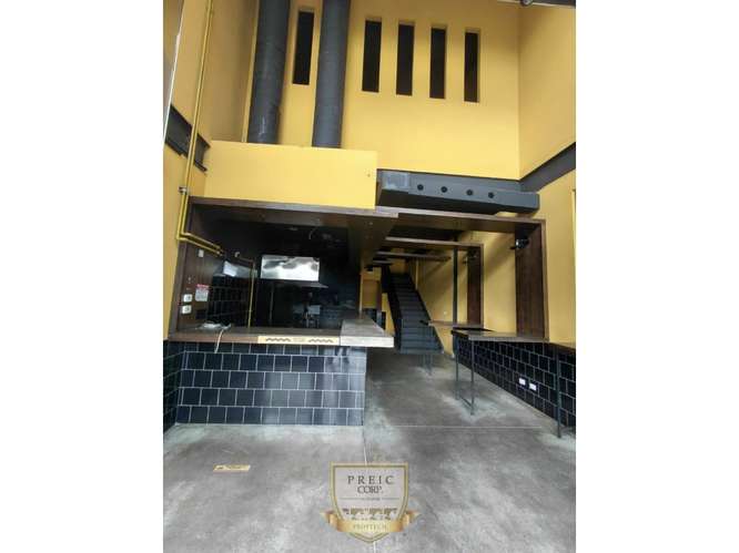 Alquilo local comercial en Plaza de San Francisco L.T - Imagen 4