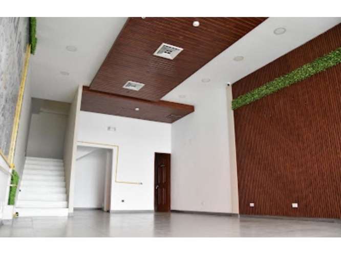 Alquilo Local en plaza comercial de San Francisco L.T - Imagen 3