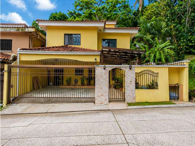 Casa en Venta en Ancón | Amplios espacios 348 m2 CT