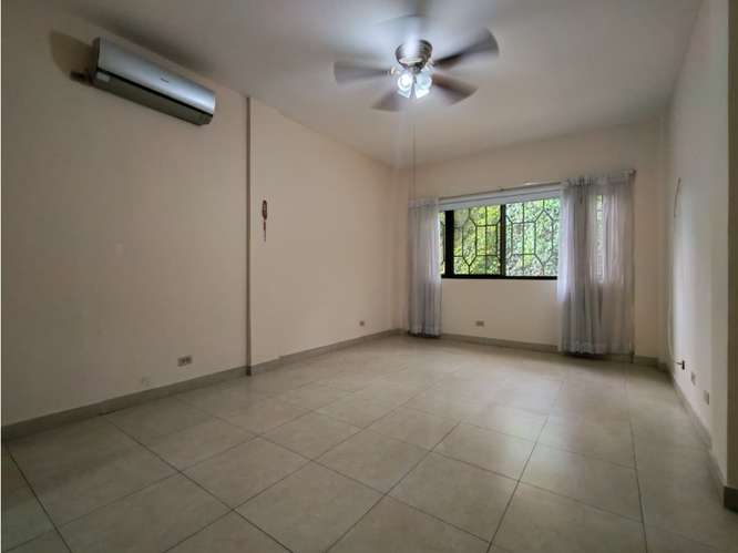 Casa en Venta en Ancón | Amplios espacios 348 m2 CT