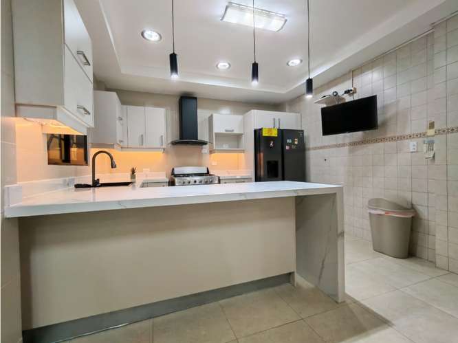 Casa en Venta en Ancón | Amplios espacios 348 m2 CT