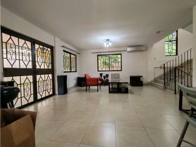 Casa en Venta en Ancón | Amplios espacios 348 m2 CT