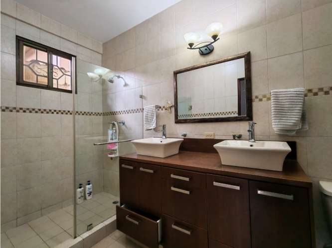 Casa en Venta en Ancón | Amplios espacios 348 m2 CT