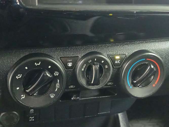 TOYOTA HILUX - 2025 - PPHX - Automarket - Imagen 9