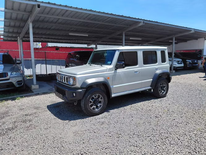 2025 Suzuki Jimny GLX - 2428 km - garantía de agencia hasta noviembre 2028