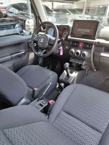 2025 Suzuki Jimny GLX - 2428 km - garantía de agencia hasta noviembre 2028 - Imagen 9