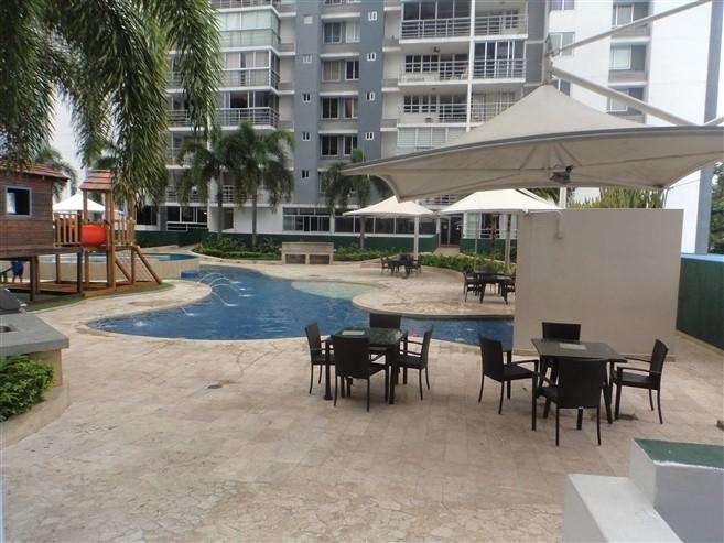 Alquilo,Apartamento amueblado de 2 dormitorios en Ph.Cosmopolitan Tower, balcón,EL METRO