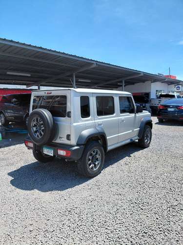 2025 Suzuki Jimny GLX - 2428 km - garantía de agencia hasta noviembre 2028 - Imagen 3