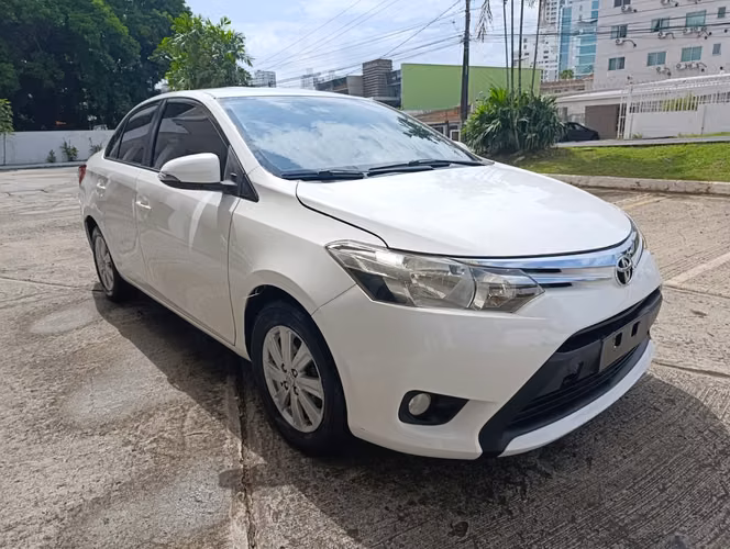 TOYOTA YARIS 2014 AUTOMATICO - Imagen 2