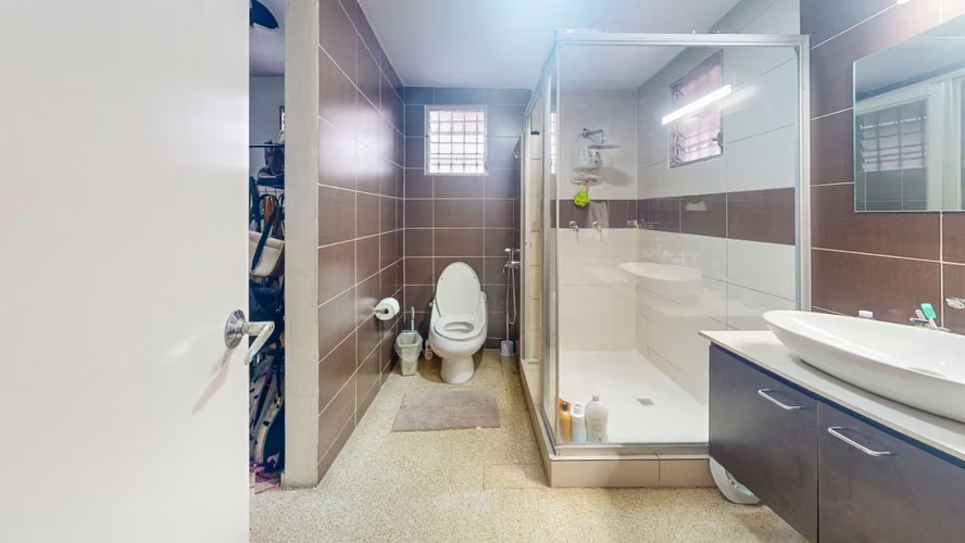 Venta de casa con acabados modernos y amplios espacios en Altos de las Lomas – Urbanización La Loma - Imagen 16