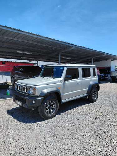 2025 Suzuki Jimny GLX - 2509 km - Garantía de agencia hasta noviembre 2028 - Imagen 2