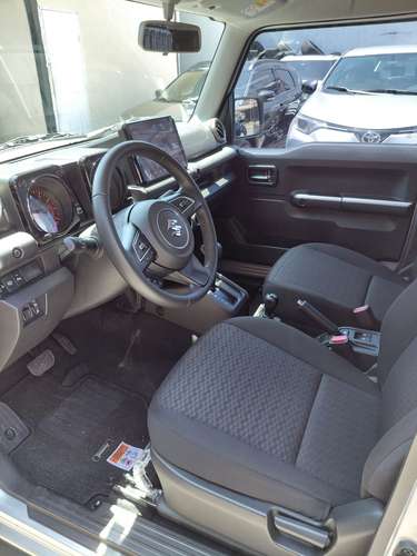 2025 Suzuki Jimny GLX - 2509 km - Garantía de agencia hasta noviembre 2028 - Imagen 8