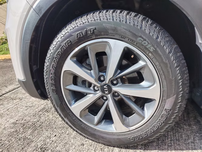 KIA SORENTO 2019 AUTOMÁTICA ÚNICO DUEÑO NEGOCIABLE  - Imagen 11