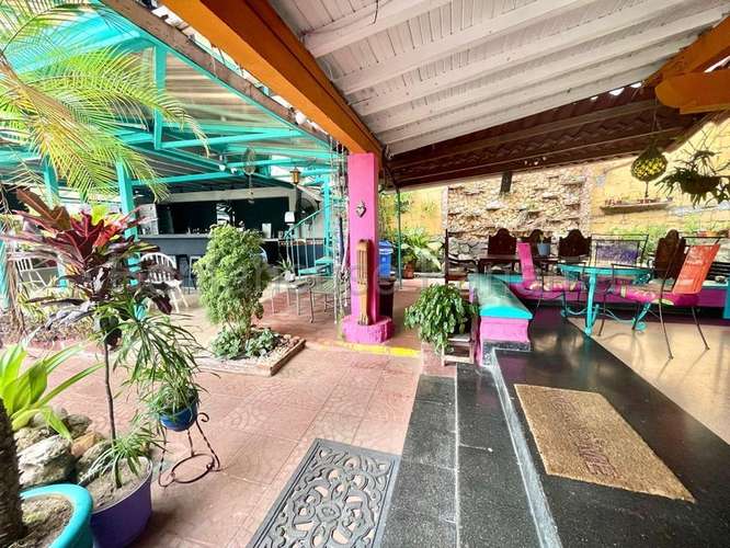 Venta de Casa uso Comercial a pasos del Parque Urraca, 2 Cuadras Cinta Costera 27LGG2853