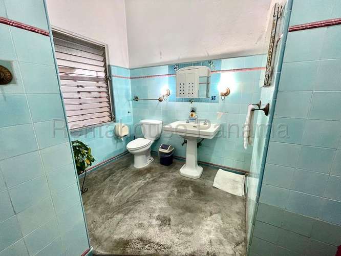 Venta de Casa uso Comercial a pasos del Parque Urraca, 2 Cuadras Cinta Costera 27LGG2853