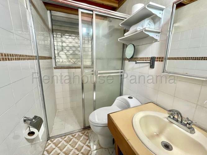 Venta de Casa uso Comercial a pasos del Parque Urraca, 2 Cuadras Cinta Costera 27LGG2853