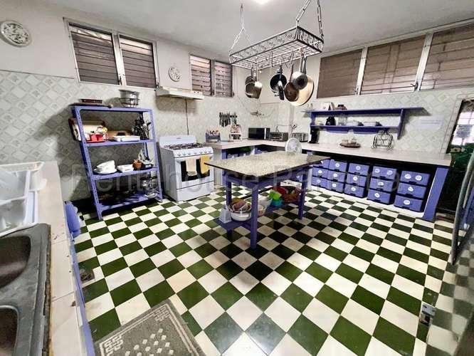 Venta de Casa uso Comercial a pasos del Parque Urraca, 2 Cuadras Cinta Costera 27LGG2853