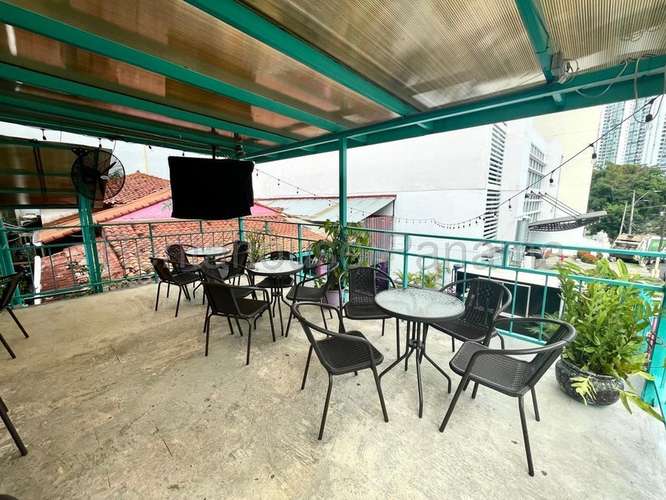 Venta de Casa uso Comercial a pasos del Parque Urraca, 2 Cuadras Cinta Costera 27LGG2853