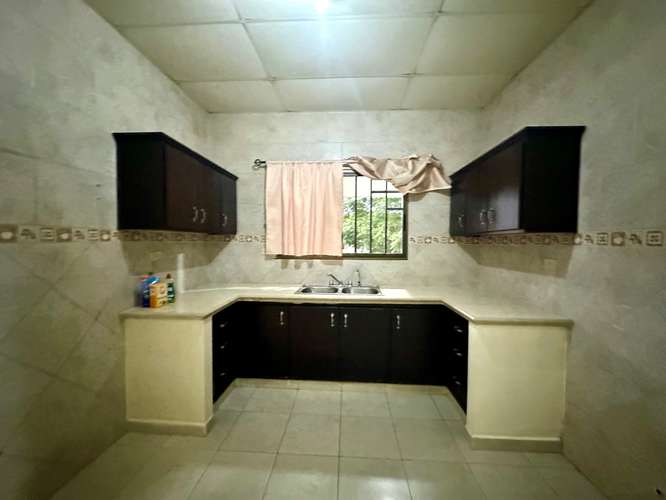 SE ALQUILA CASA AMPLIA Y CERCADA EN RESIDENCIAL EXCLUSIVO DE DAVID 