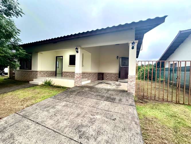 SE ALQUILA CASA AMPLIA Y CERCADA EN RESIDENCIAL EXCLUSIVO DE DAVID 