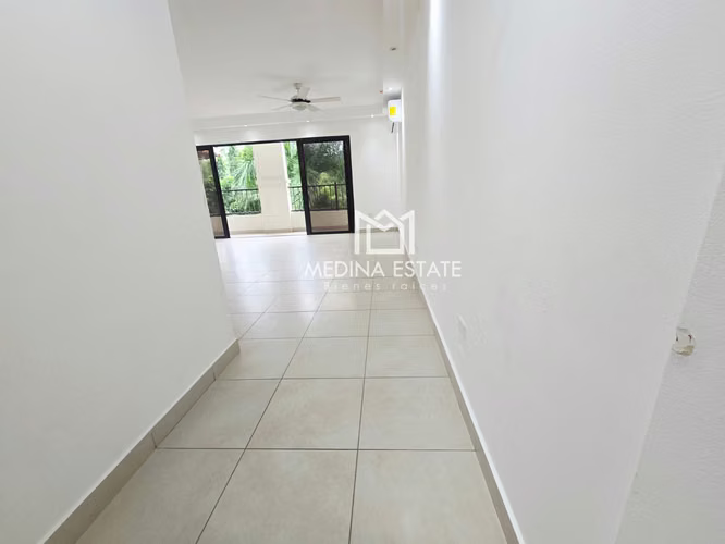 Alquiler Apartamento Clayton Embassy Club  3 recámaras, balcón y vista a la naturaleza - Imagen 4