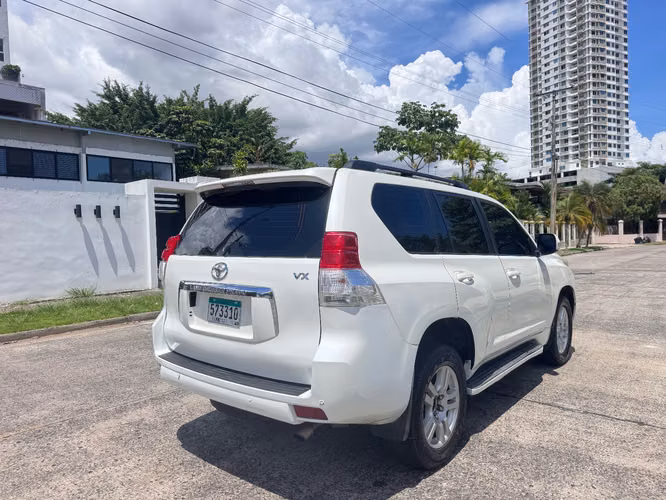 Toyota Land Cruiser Prado 2011 VX - Imagen 2