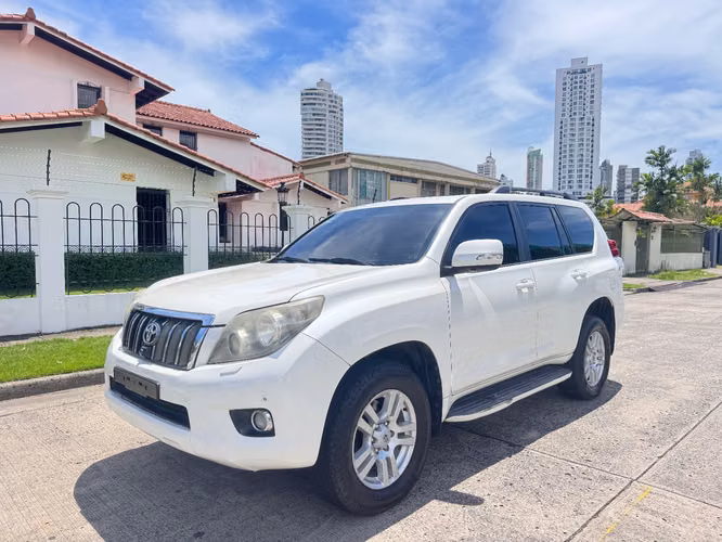 Toyota Land Cruiser Prado 2011 VX