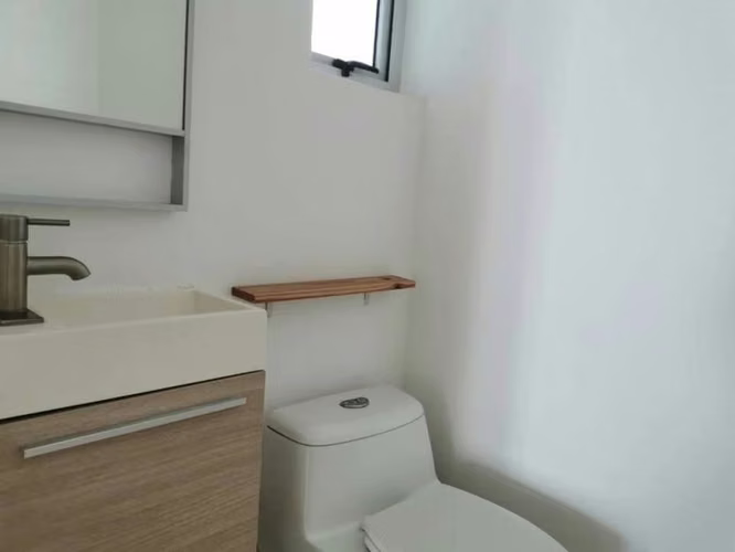En Venta Apto en H2O Av Balboa $184,000