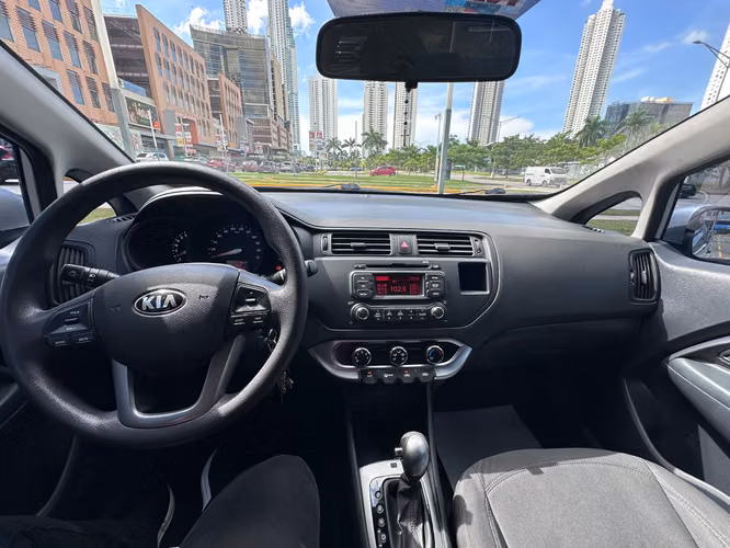 Vendo kia Río poco kilometraje  - Imagen 11