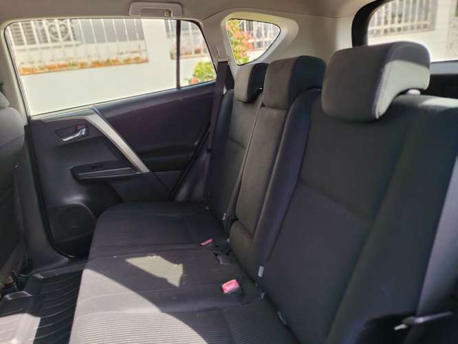 TOYOTA RAV4 2014 AUTOMÁTICA ÚNICO DUEÑO NEGOCIABLE  - Imagen 9