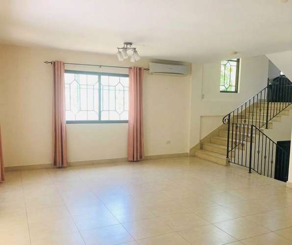 Casa en Ancon con Amplia Terraza - Imagen 7