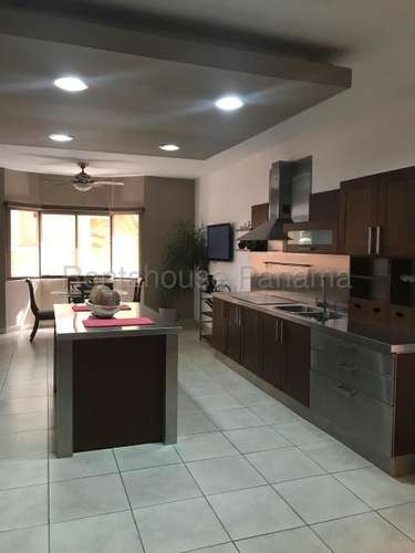 Casa Amoblada en Alquiler en Clayton KC