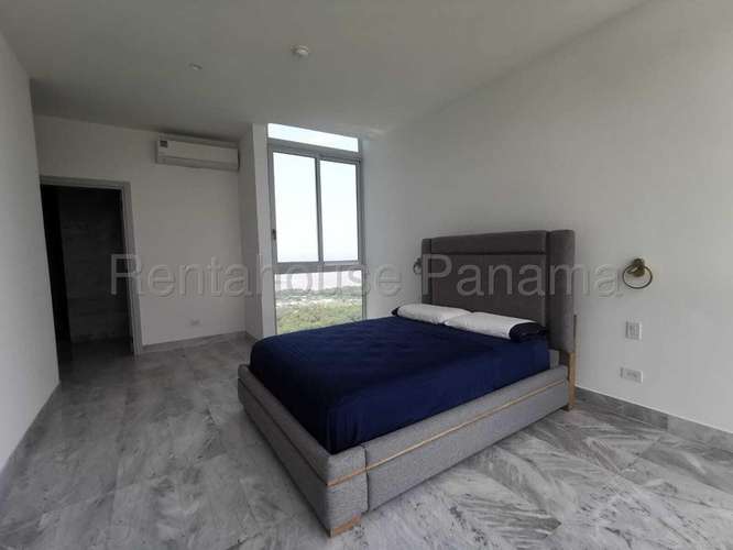 Penthouse en Alquiler en PH Ivy Tower, Santa María KC