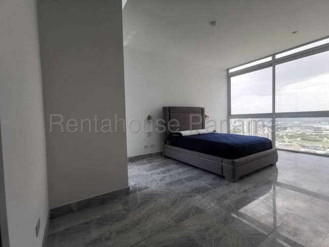 Penthouse en Alquiler en PH Ivy Tower, Santa María KC